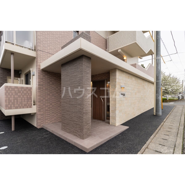 14/22 エントランス