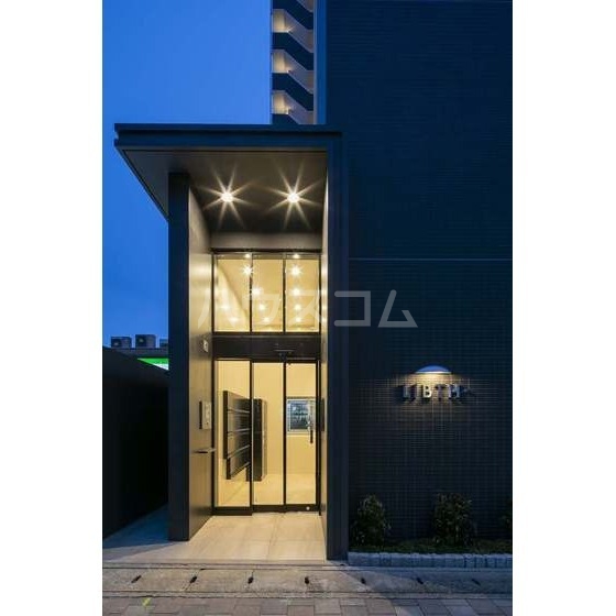 13/23 エントランス