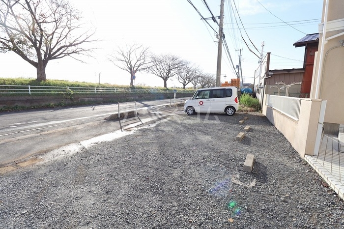 15/18 駐車場