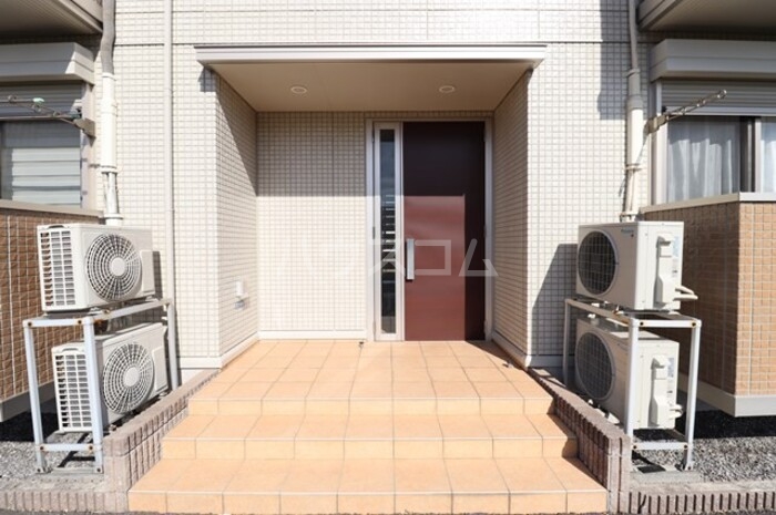 17/23 エントランス