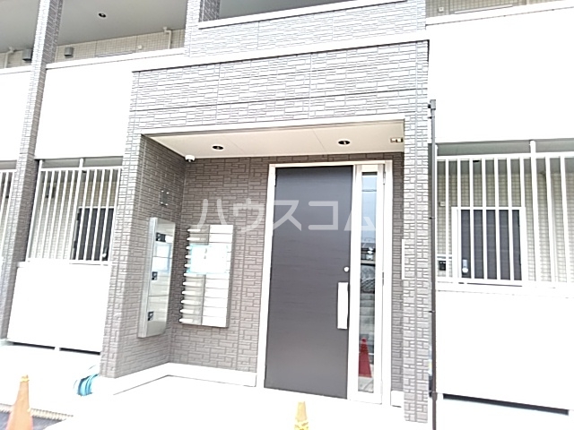 19/27 エントランス