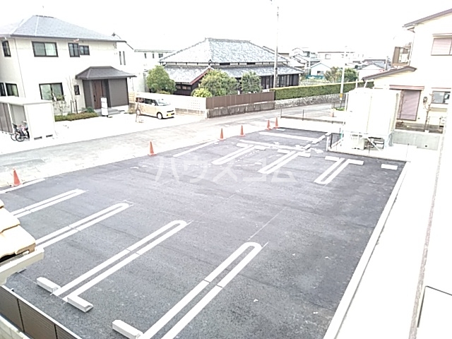 21/28 駐車場