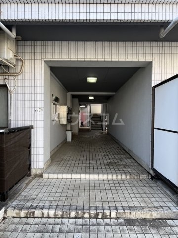 20/27 エントランス