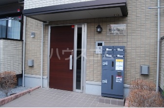 21/22 エントランス