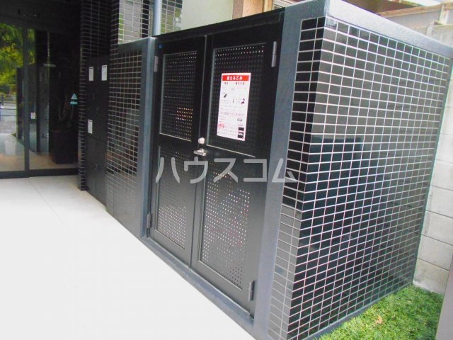 28/30 エントランス