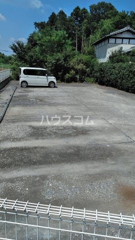 27/30 駐車場