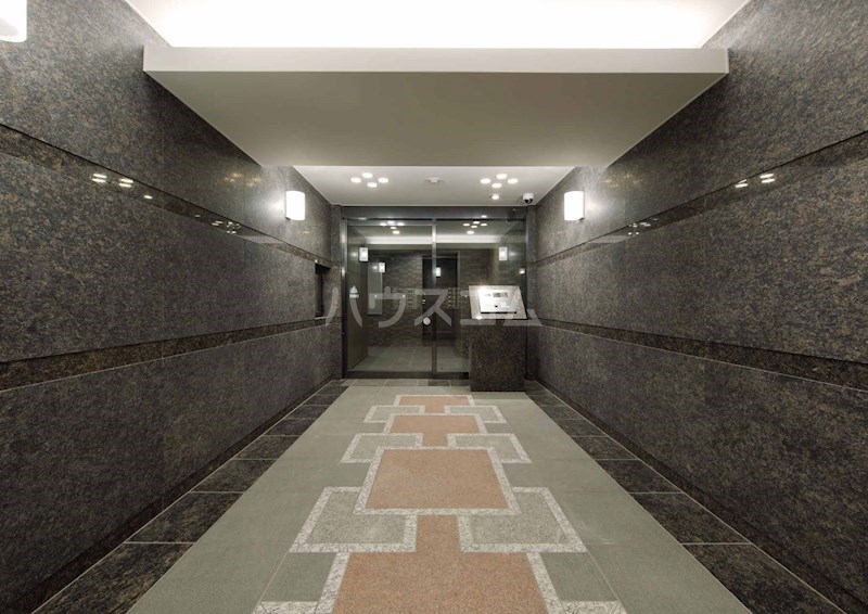 22/30 エントランス