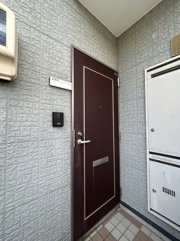 18/28 エントランス