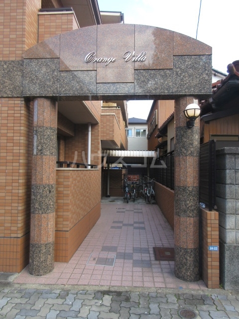 26/30 エントランス