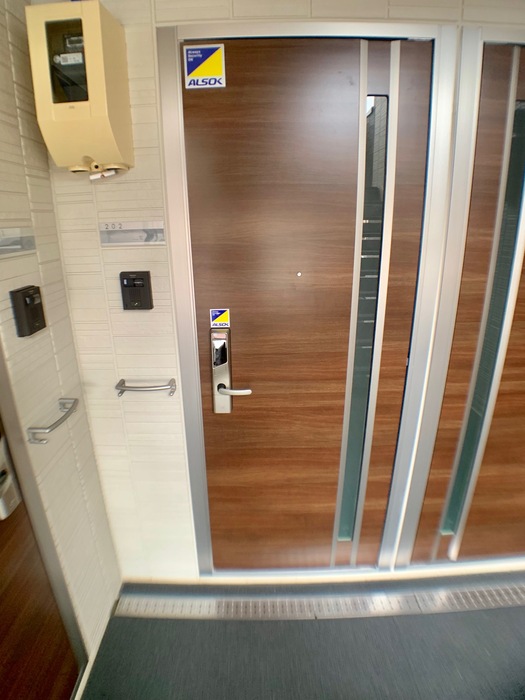 14/25 エントランス