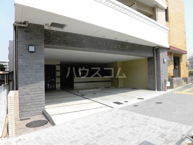 21/30 エントランス