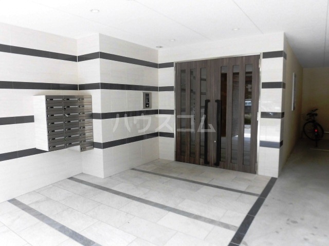 22/30 エントランス