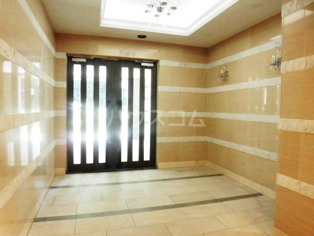 20/28 エントランス