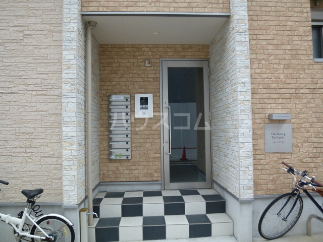 18/24 エントランス