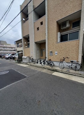 15/22 エントランス