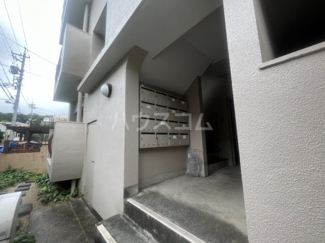 20/28 エントランス