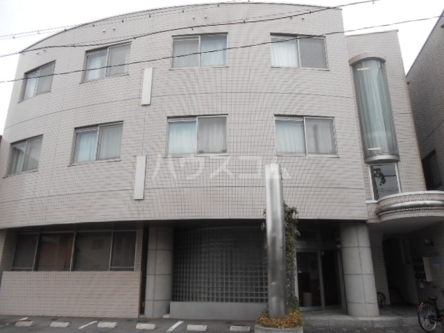 22/30 エントランス