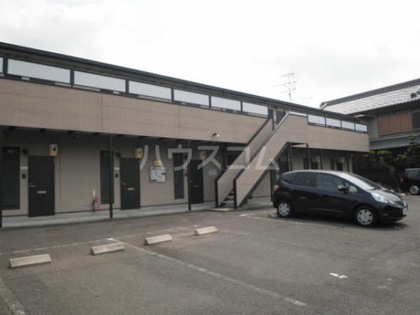 13/22 エントランス