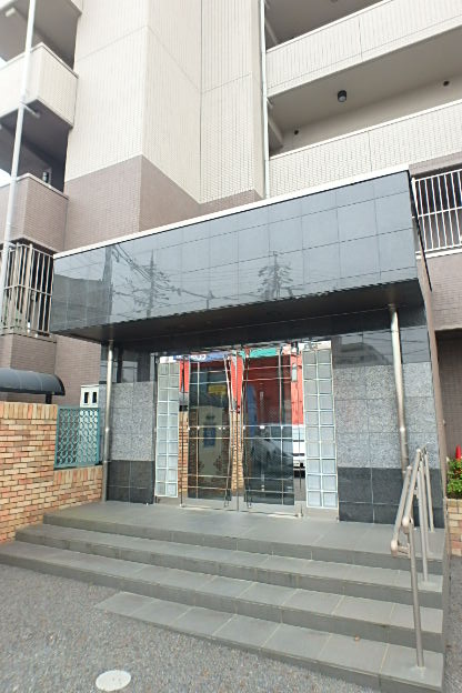 21/25 エントランス