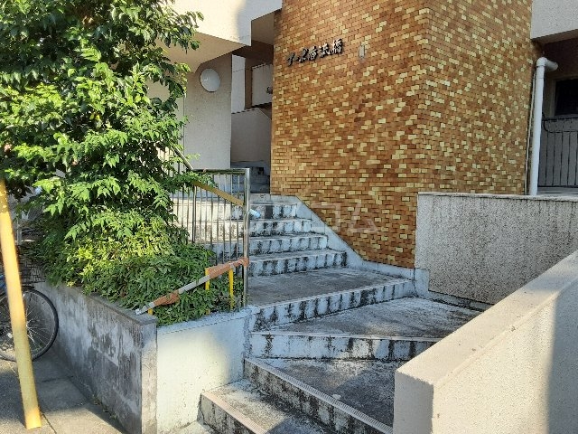 14/23 エントランス