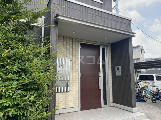 2/3 エントランス