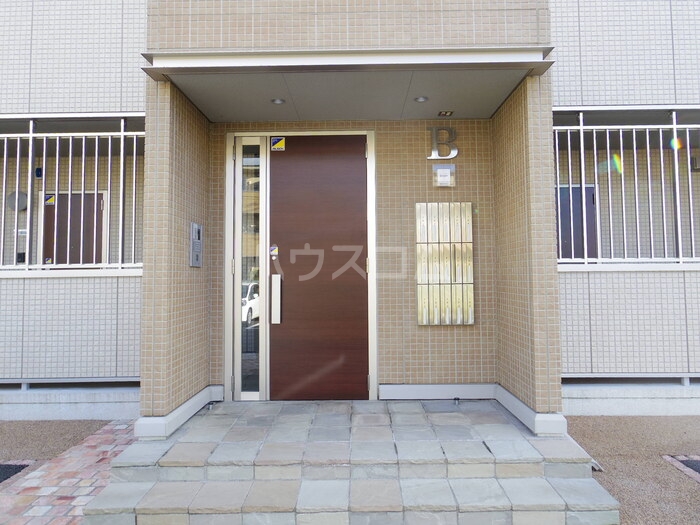 18/22 エントランス