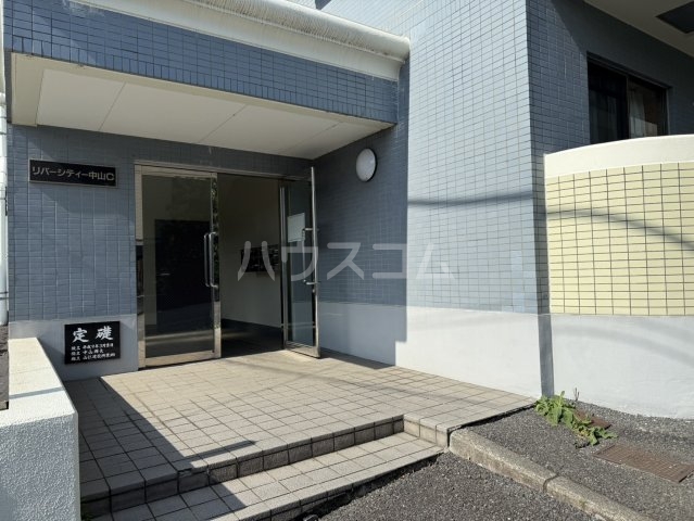 23/24 エントランス