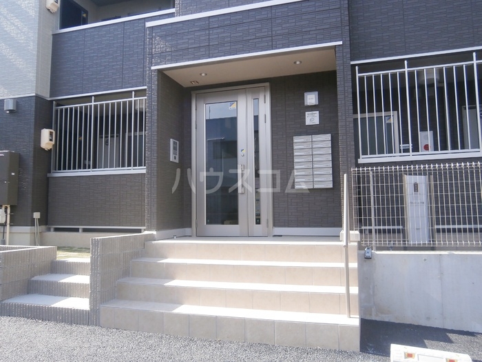 23/29 エントランス