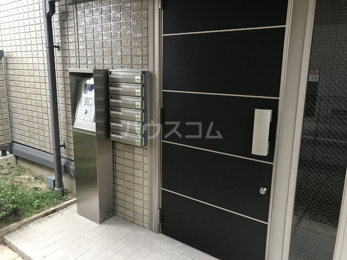 20/30 エントランス