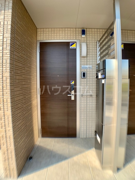 16/27 エントランス