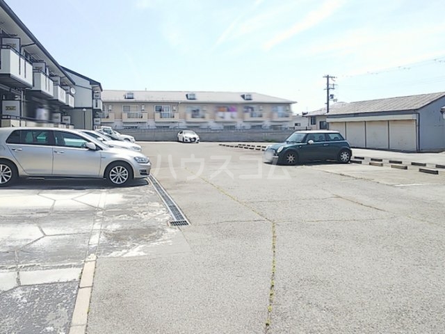 18/26 駐車場