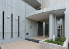 20/30 エントランス