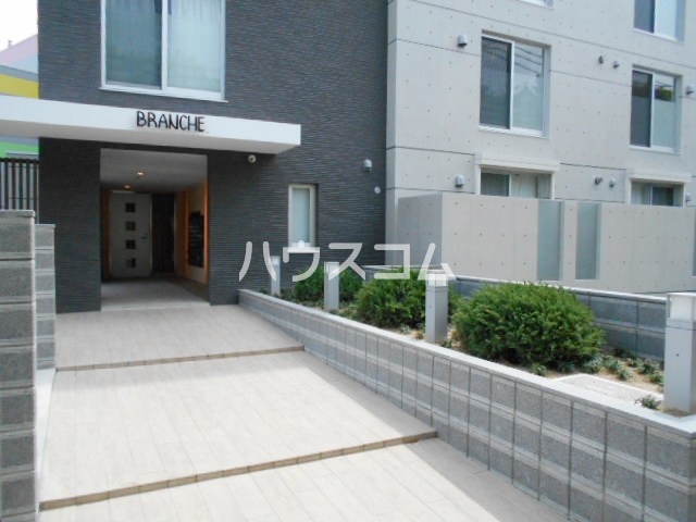 21/26 エントランス