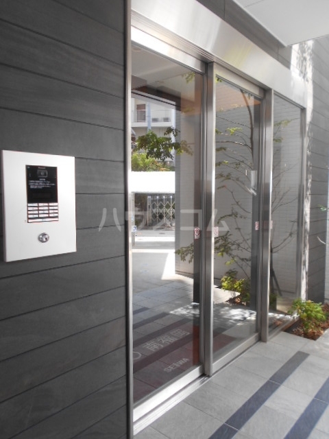 29/30 エントランス