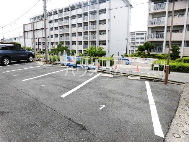 24/29 駐車場
