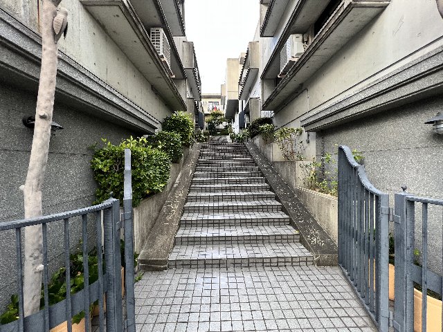 28/30 エントランス