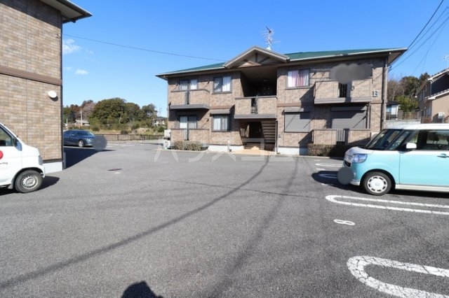 2/4 駐車場
