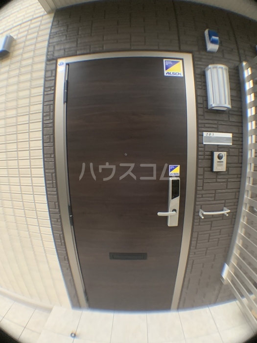 23/30 エントランス