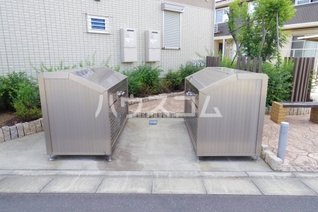 2/3 エントランス