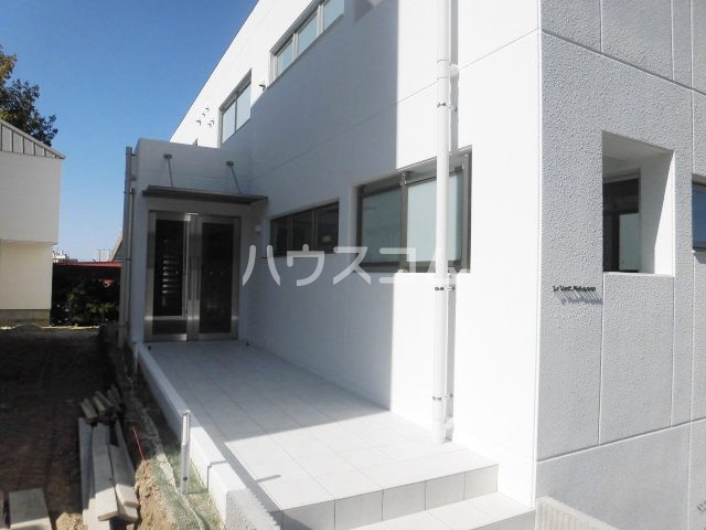 21/30 エントランス