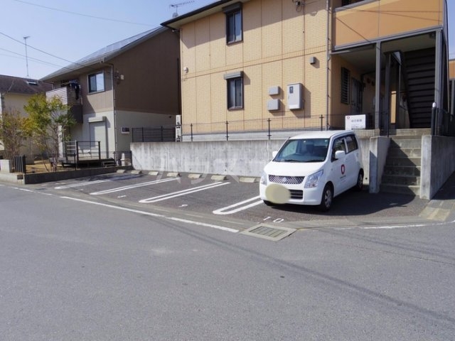 2/5 駐車場