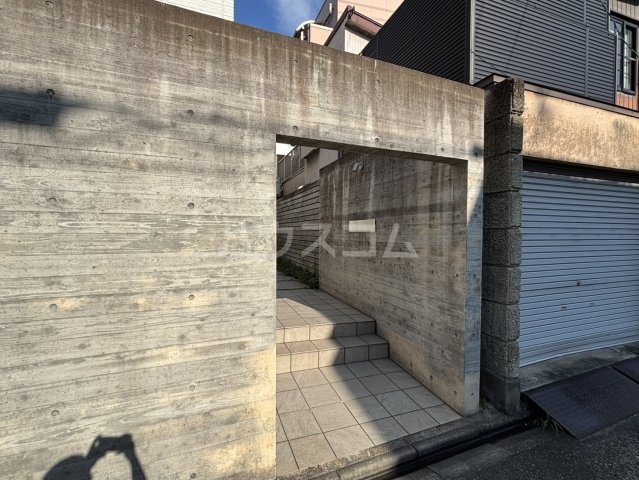 20/25 エントランス