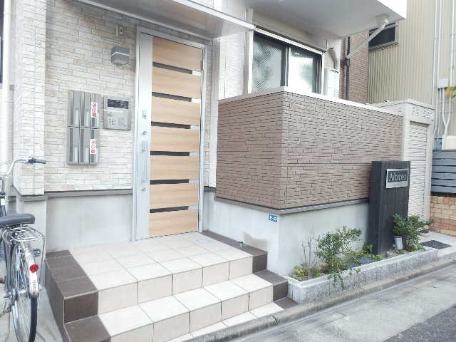 22/29 エントランス