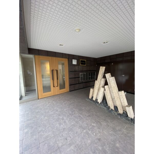 22/30 エントランス