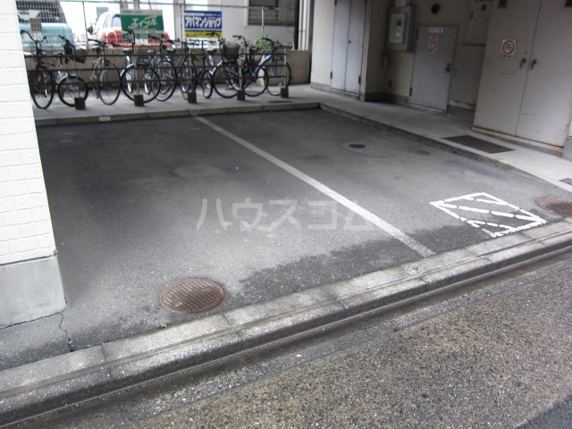 22/30 駐車場