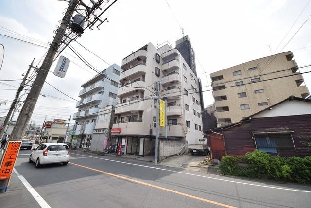 ファーストパレスの外観