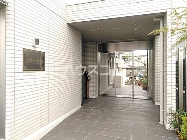 28/30 エントランス