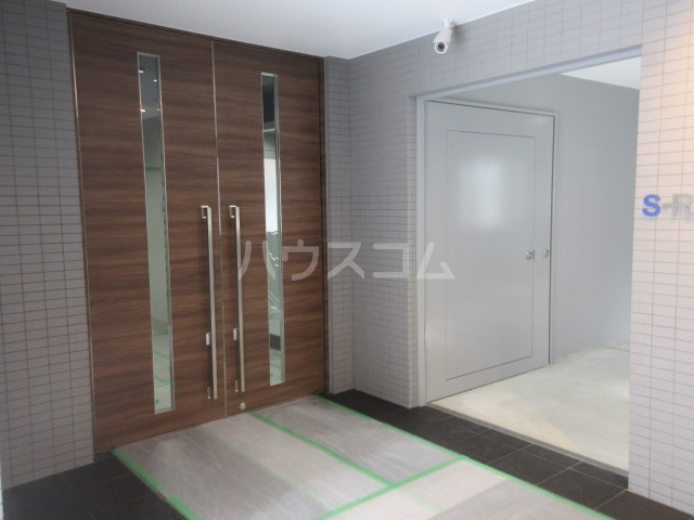 21/25 エントランス