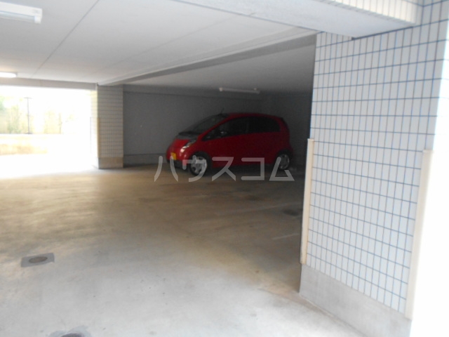 22/28 駐車場