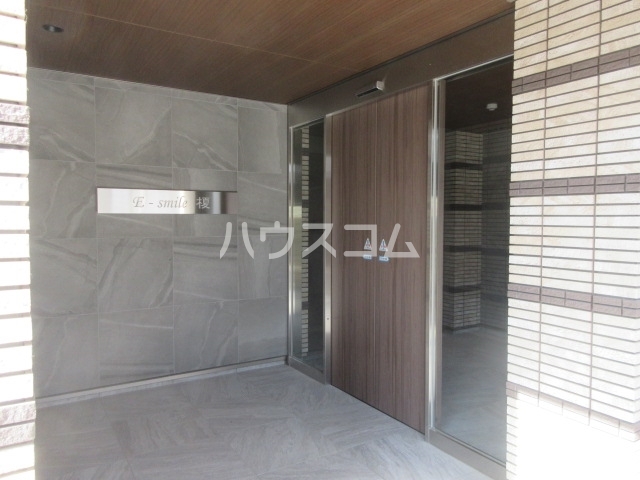 21/30 エントランス